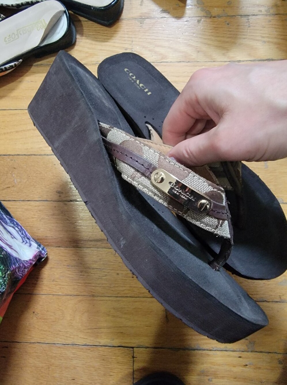 Coach Womans Brown Signature Flip Flop Sandals - Picture 2 of 9